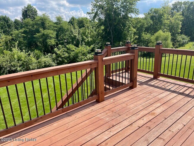 Building Photo - 2105 Meadows Edge Ln