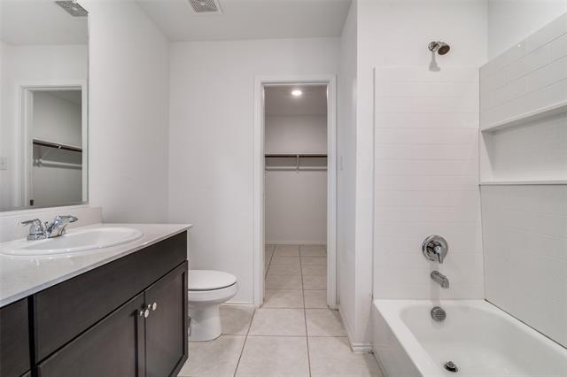 Building Photo - 2525 Russell St