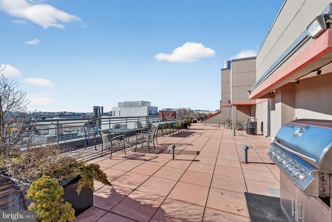 Building Photo - 2120 Vermont Ave NW