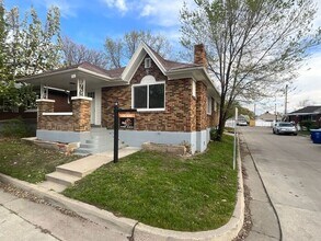 Building Photo - 4 Bedroom 2 Bath Home- Dog Friendly- Purch...