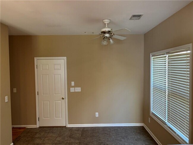 Building Photo - 709 Weatherstone Trce
