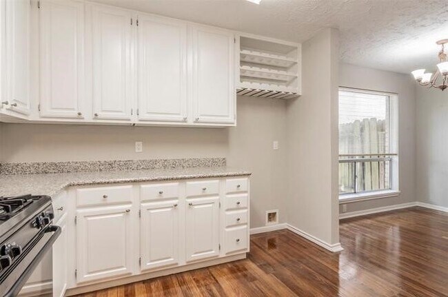 Building Photo - 12106 Essenbruk Dr