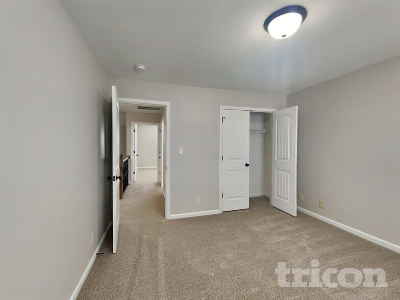 Building Photo - 1033 Dwight Eisenhower Way