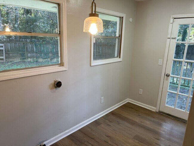 Building Photo - 3815 Ridgecrest Cir SW