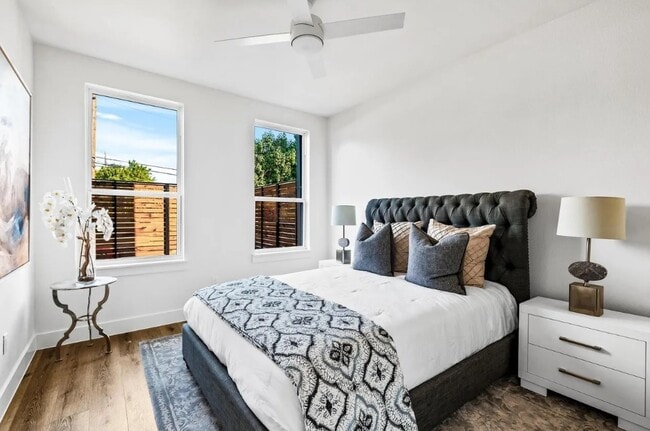 Building Photo - 183 S Prairie Ave