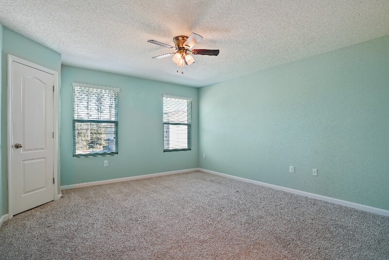 Building Photo - 727 Servia Dr