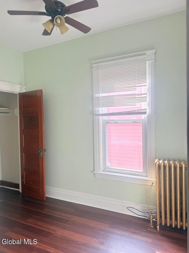 Building Photo - 202 Morton Ave