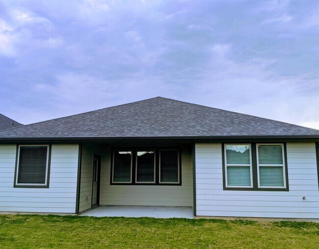 Building Photo - 9510 Summer River Dr