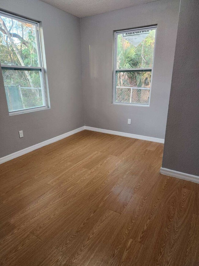 Building Photo - The Horizon 1507