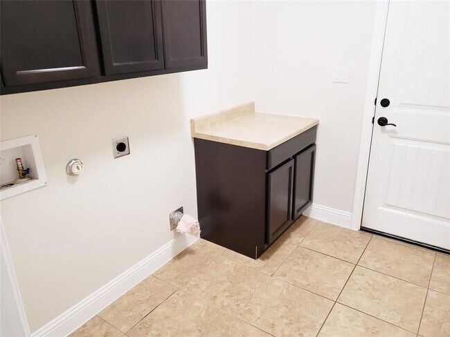 Building Photo - 8305 Turning Trail