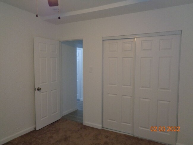 Building Photo - Cute and Cozy Ranch Style Home in East Lan...