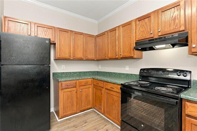 Building Photo - 841 Ridge Ave NW