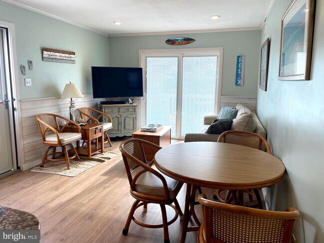 Building Photo - 117 Newport Bay Dr