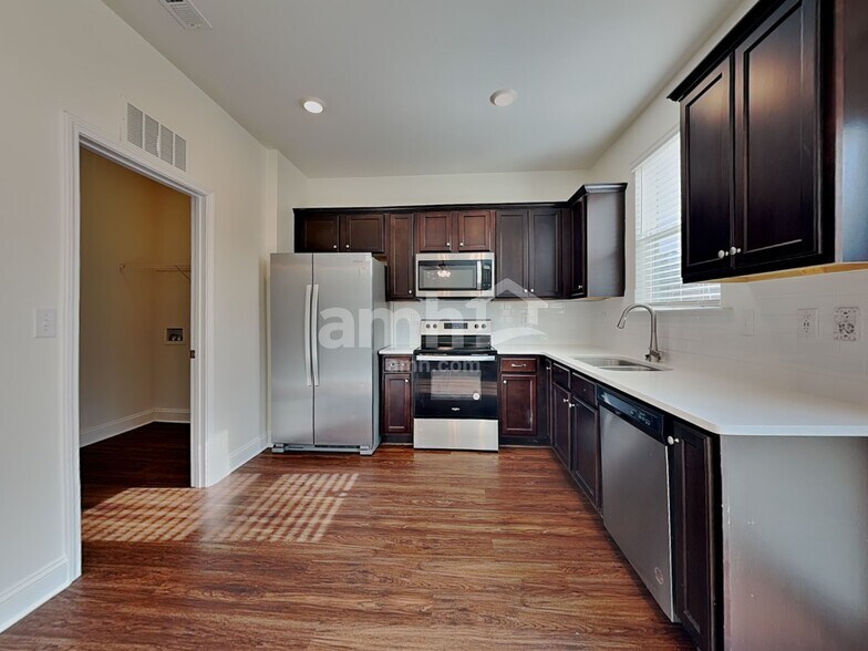 Building Photo - 2011 St Joseph Dr