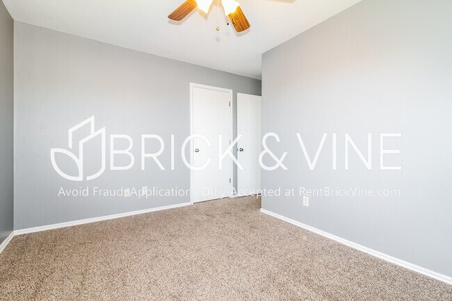 Building Photo - 4213 Hunterfield Ave