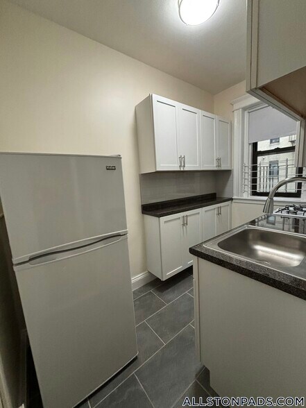 Building Photo - 1144 Commonwealth Ave