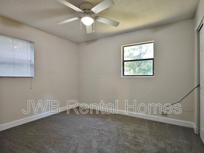 Building Photo - 8120 Joffre Dr