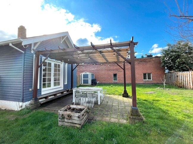 Building Photo - Gorgeous NW District House with Stunning Upgrades and Original Charm