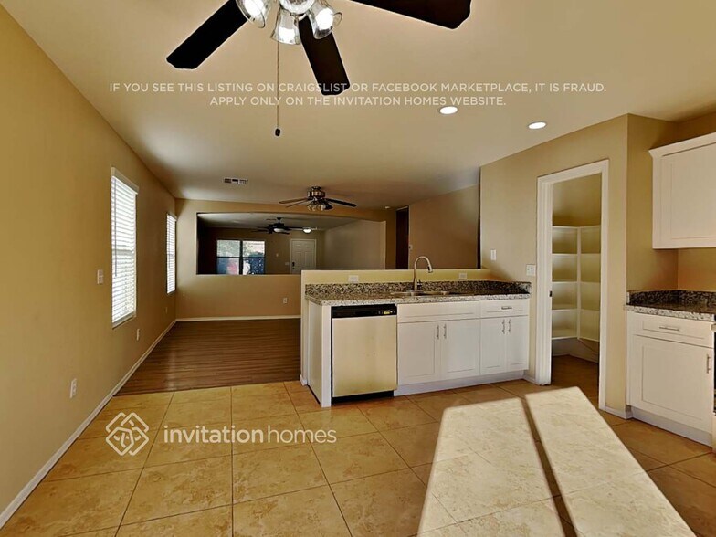 Building Photo - 203 E Valley View Dr