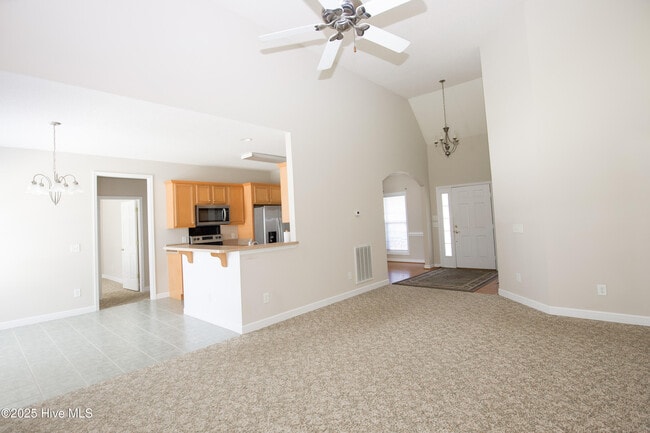 Building Photo - 102 Newington Way
