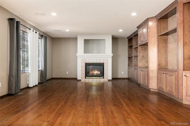 Building Photo - 9865 Falcon Ln