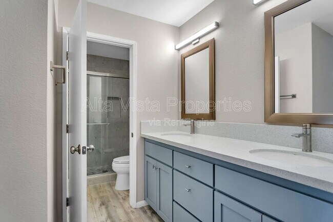 Building Photo - 7960 Mission Vista Dr