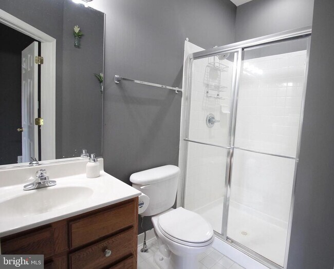 Building Photo - 5569 Jamisons Farm Dr