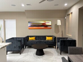 Building Photo - 9134 Brandon St