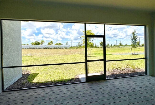 Building Photo - Brand New Luxury Rental in Wellen Park – Never Lived In!