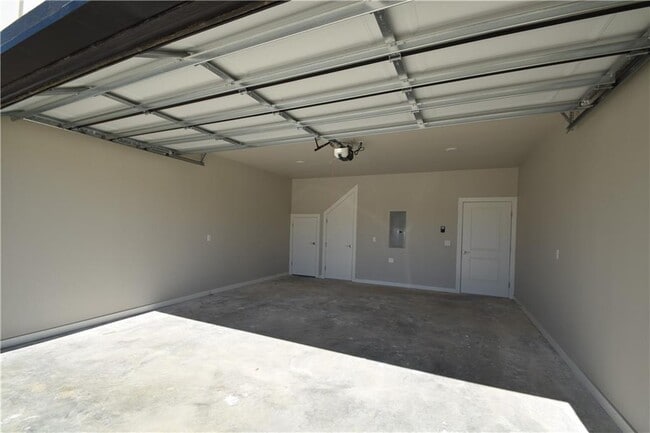 Building Photo - 1804 SW Casuarina Dr