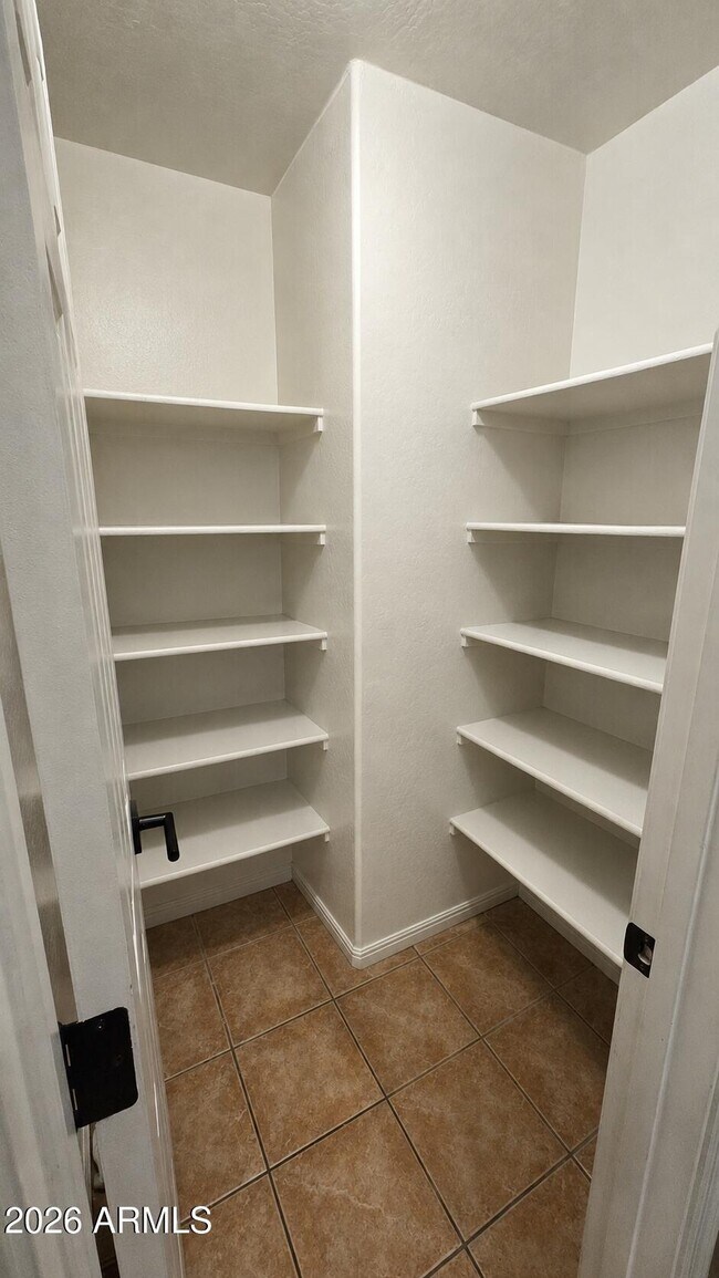 Building Photo - 4523 W Rolling Rock Dr