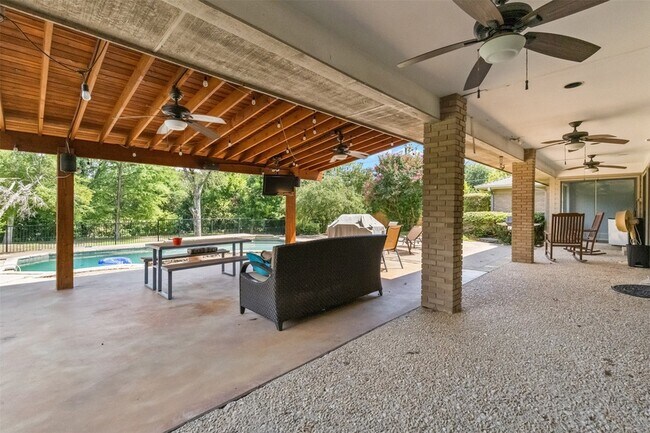Building Photo - 6530 Copper Creek Dr