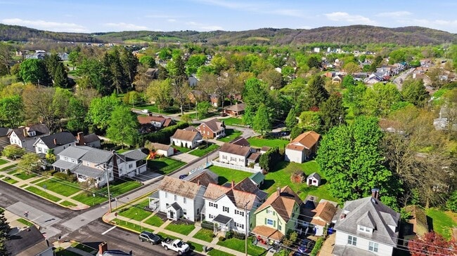 Building Photo - 125 S Clay St