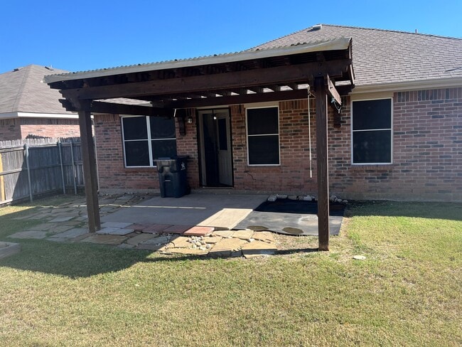 Building Photo - 615 Denali Dr