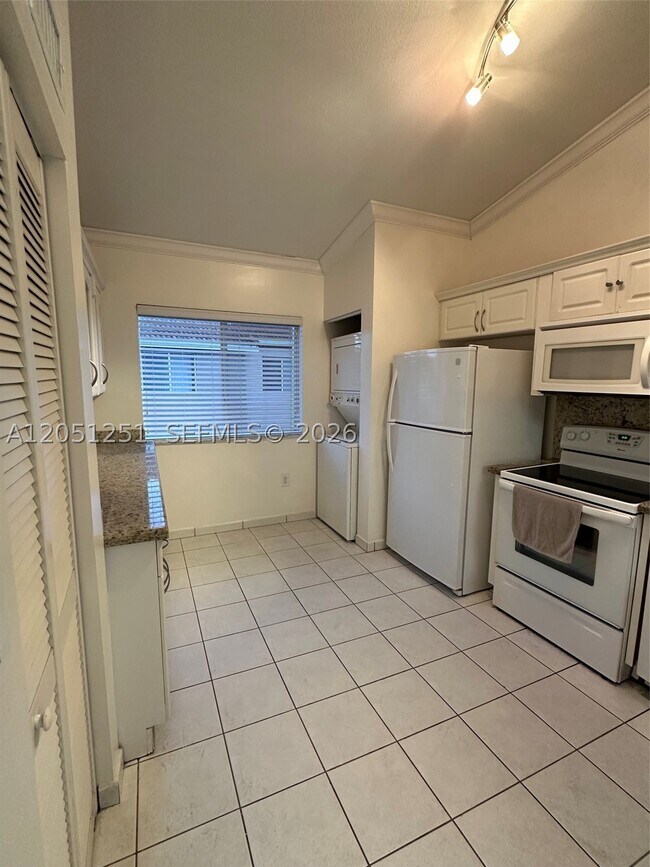 Building Photo - 6466 SW 130th Pl