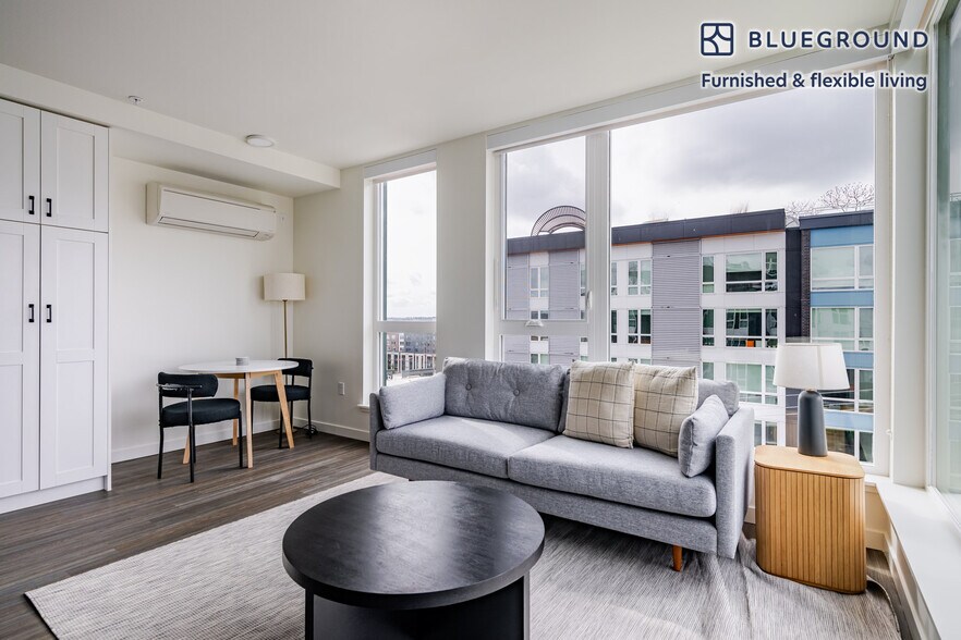 Building Photo - 1000 E Yesler Wy