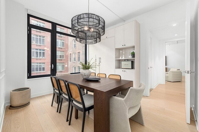 Building Photo - 128 W 23rd St