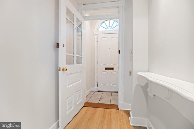 Building Photo - 1522 Swann St NW