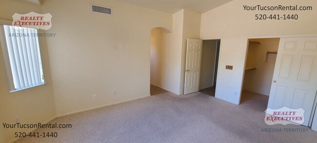 Building Photo - Starr Pass Shadows 4 bedrooms and 2 bathrooms