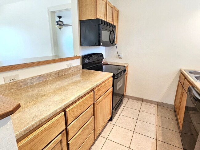 Building Photo - Annual Unfurnished 3 Bedroom 2 Bathroom Home in Nokomis!