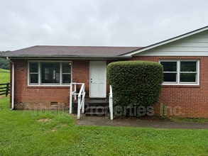 Building Photo - 230 Booher Ln