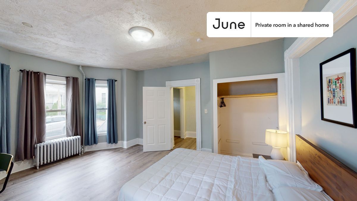 Building Photo - Room in Shared 7 bed/2 bath home in Allston