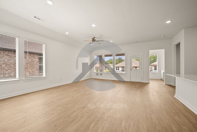 Building Photo - 621 Riley Ln