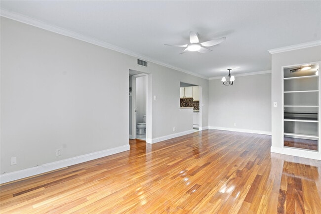 Building Photo - 140 Cypress Club Dr