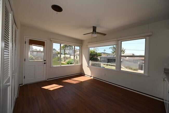 Building Photo - Beautiful Home with Gorgeous Views