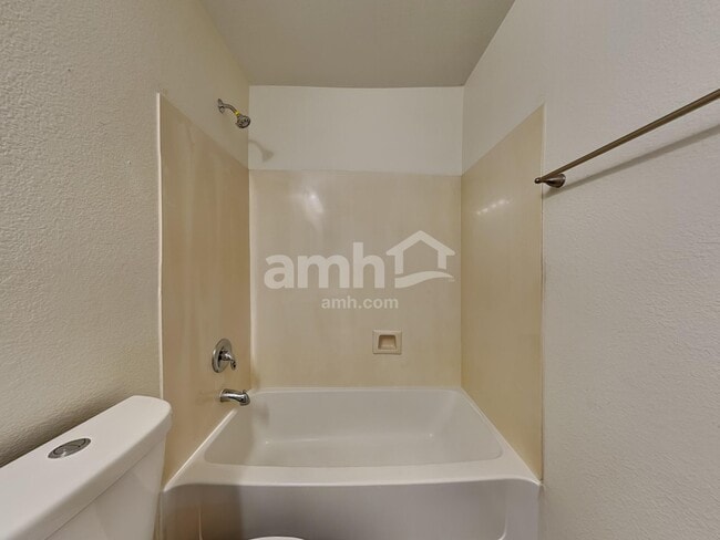 Building Photo - 15848 W Linden St