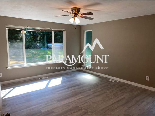 Building Photo - 3020 SE Royalwood Pl