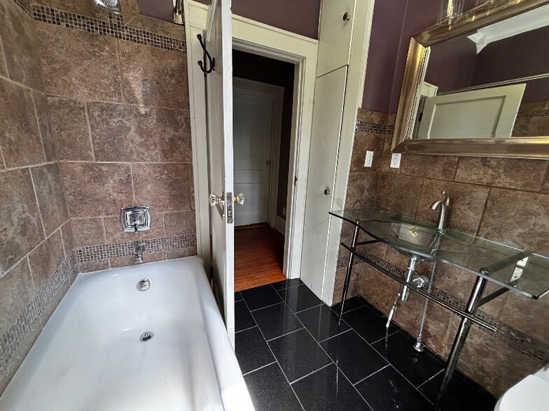 Building Photo - 201 Woodside Ave