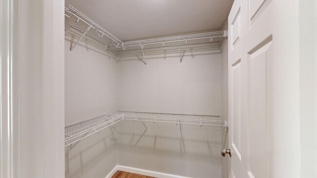 Building Photo - 2 Bed/2 Bath Condo in Pigeon Forge, TN Available Now!