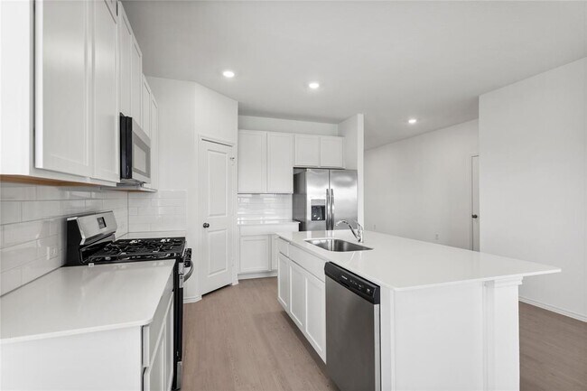 Building Photo - 114 Miglia St